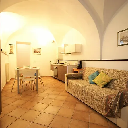 Carli Imperia